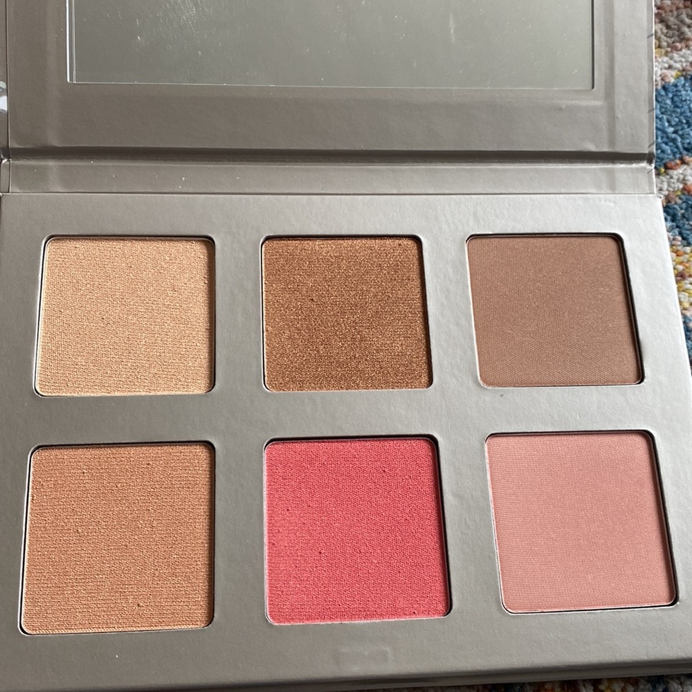 Iconic London Blaze Chaser Face Palette - Brand New